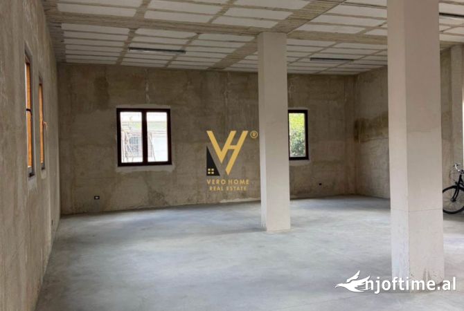 Ambient biznesi me qera 4+1 ne Tirane - 650 Euro