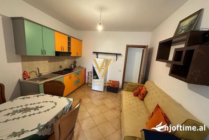 Shtepi ne shitje Apartament ne Durres, 1+1, Mobilimi E mobiluar, Pagesa 165,000  Euro.