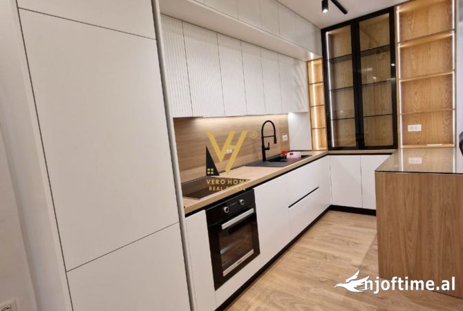 Shtepi me qera Apartament ne Tirane, 2+1, Mobilimi E mobiluar, Pagesa 1,000  Euro.