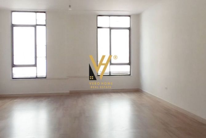 Ambient biznesi me qera 3+1 ne Tirane - 1,300 Euro