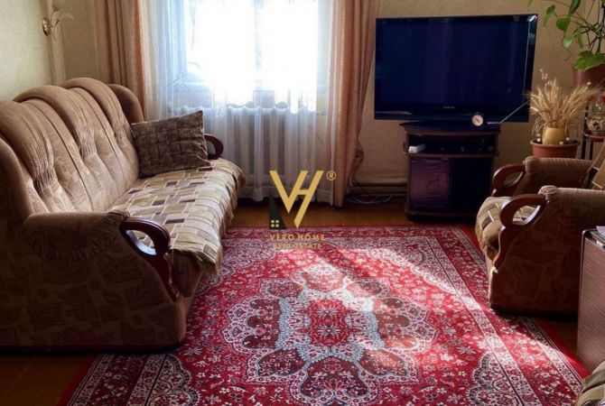 Shtepi me qera 1+1 ne Tirane - 300 Euro