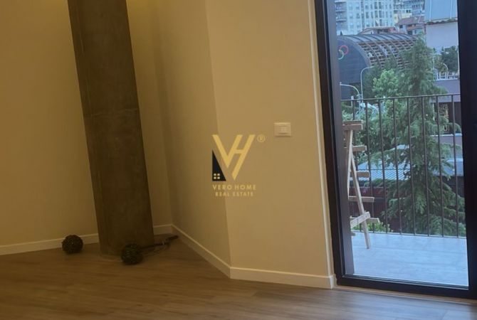 JEPET ZYRE 127 M2 ME QERA TE RRUGA E KOSOVAREVE 1.500 EURO