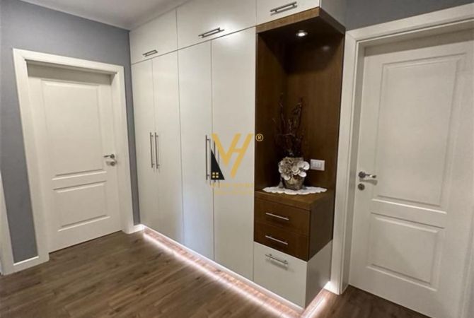 Shtepi me qera Apartament ne Tirane, 2+1, Mobilimi E mobiluar, Pagesa 700  Euro.