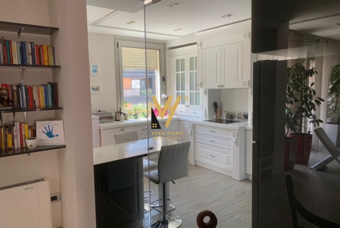 Shtepi me qera Apartament ne Tirane, 3+1, Mobilimi E mobiluar, Pagesa 3,000  Euro.