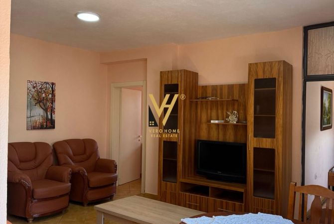 Shtepi me qera 2+1 ne Tirane - 650 Euro