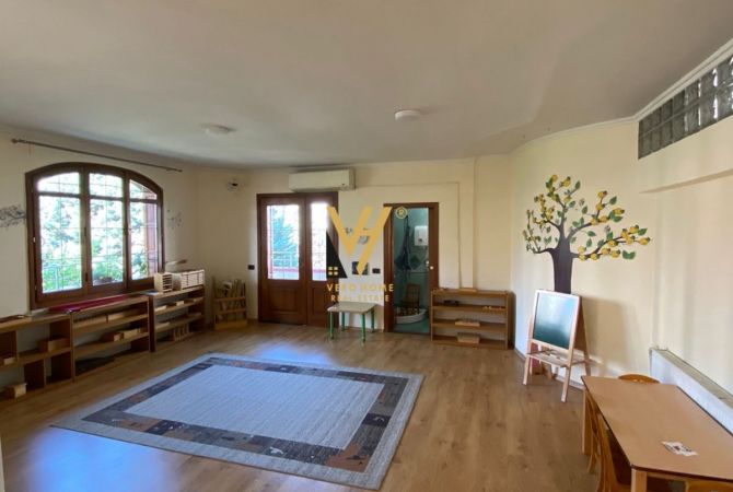 Shtepi me qera Shtepi Private ne Tirane, 5+1, Mobilimi Pjeserisht e mobiluar, Pagesa 5,000  Euro.