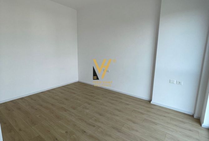 Shtepi me qera Vila Luksoze ne Tirane, 4+1, Mobilimi Bosh, pa mobiluar, Pagesa 1,200  Euro.