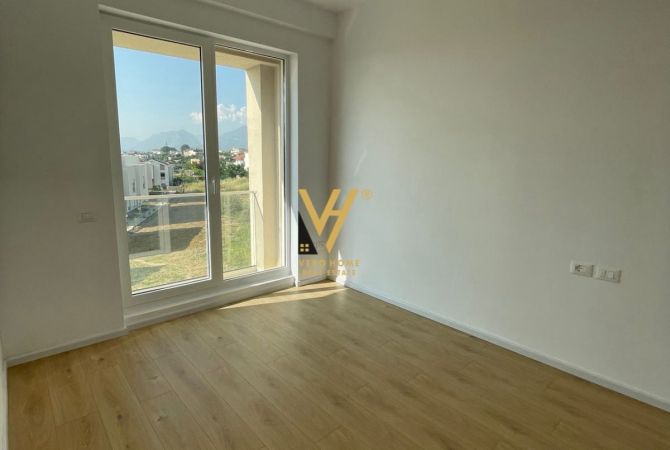 Shtepi me qera 4+1 ne Tirane - 1,200 Euro