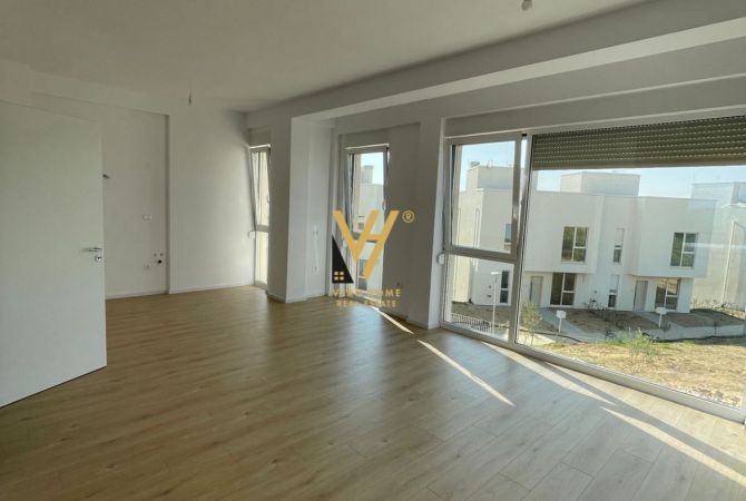 Shtepi me qera Vila Luksoze ne Tirane, 4+1, Mobilimi Bosh, pa mobiluar, Pagesa 1,200  Euro.