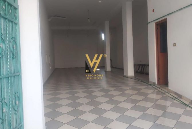 Business Property for Rent 4+1 in Tirana - 450 Euro