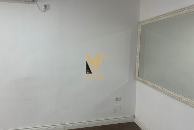 JEPET ZYRE 120M2 ME QERA NE BLLOK 1.000 EURO