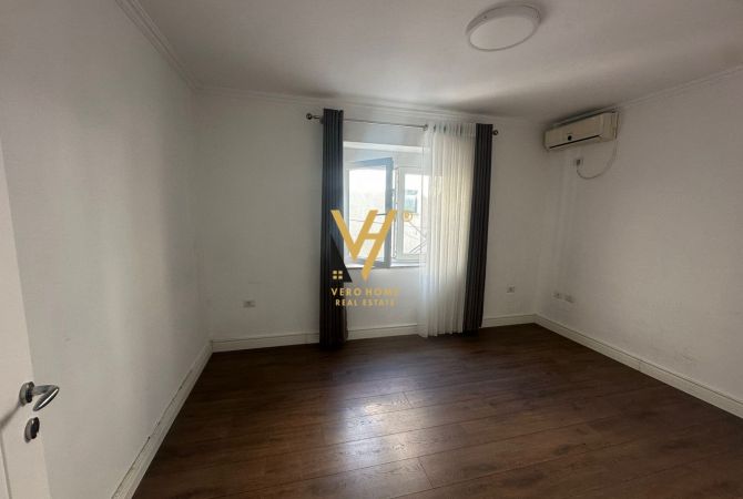 Ambient biznesi me qera 3+1 ne Tirane - 1,000 Euro