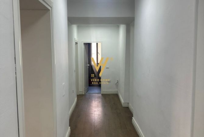 JEPET ZYRE 120M2 ME QERA NE BLLOK 1.000 EURO