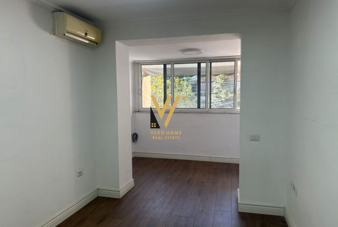 JEPET ZYRE 120M2 ME QERA NE BLLOK 1.000 EURO