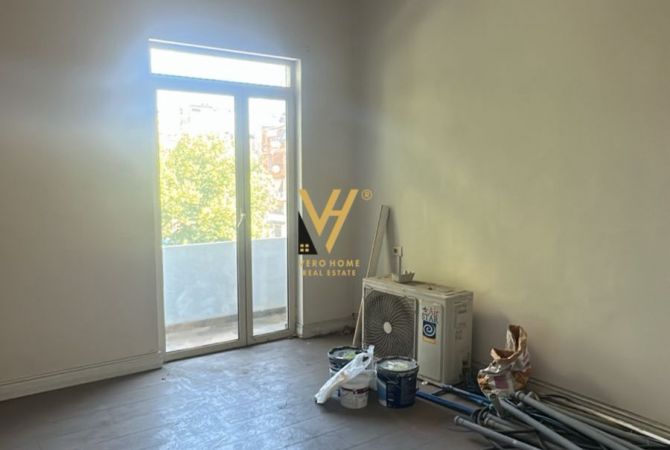 JEPET ZYRE 90M2 ME QERA TE SHESHI WILLSON 1.000 EURO