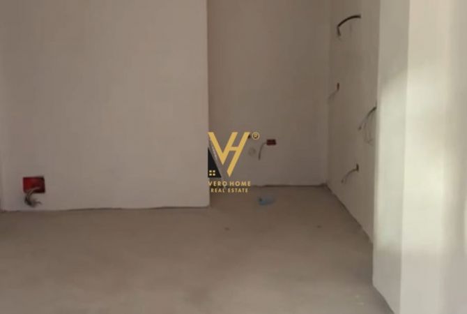 Shtepi ne shitje 1+1 ne Tirane - 300,000 Euro