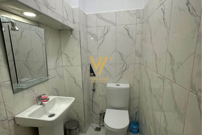 Ambiente Commerciale in Affitto 1+1 a Tirana - 380 Euro