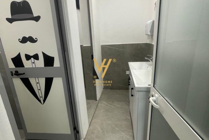Ambiente Commerciale in Affitto 3+1 a Tirana - 3,000 Euro