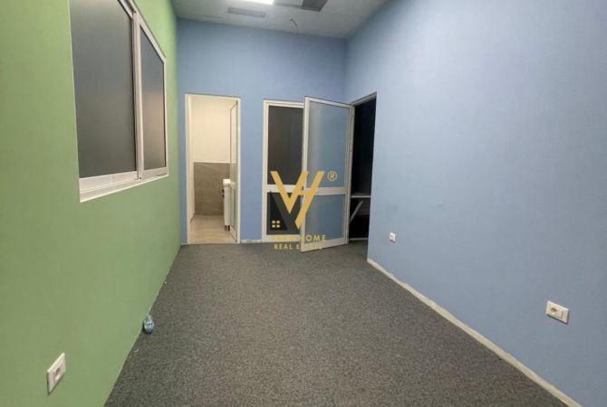 JEPET AMBJENT BIZNESI 205 M2 ME QERA TE ISH STACIONI TRENIT 3.000 EURO