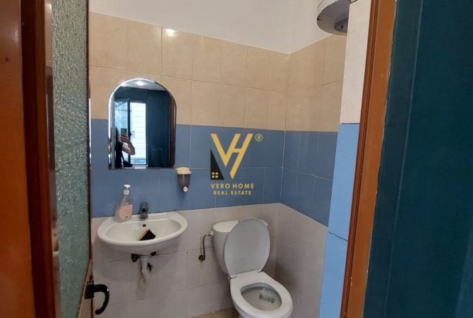 Ambient biznesi me qera 1+1 ne Tirane - 50,000 Leke