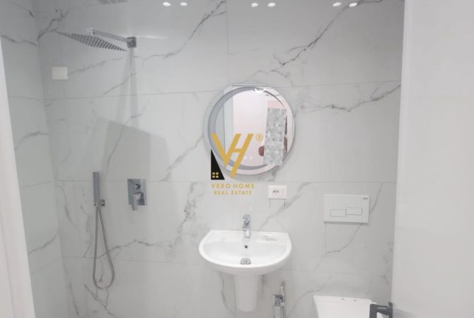 Shtepi ne shitje Apartament ne Tirane, 2+1, Mobilimi Bosh, pa mobiluar, Pagesa 225,000  Euro.