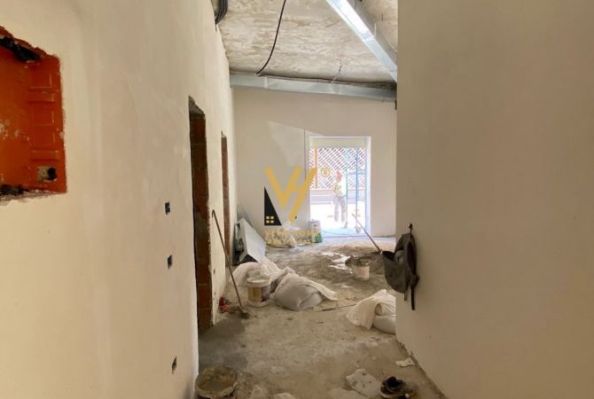 Shtepi ne shitje Apartament ne Tirane, 1+1, Mobilimi Bosh, pa mobiluar, Pagesa 137,000  Euro.