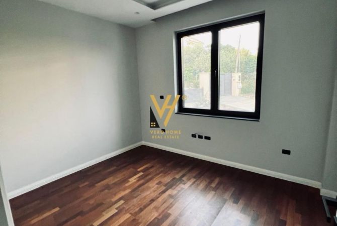 Shtepi me qera Vila Luksoze ne Tirane, 7+1, Mobilimi Bosh, pa mobiluar, Pagesa 2,500  Euro.