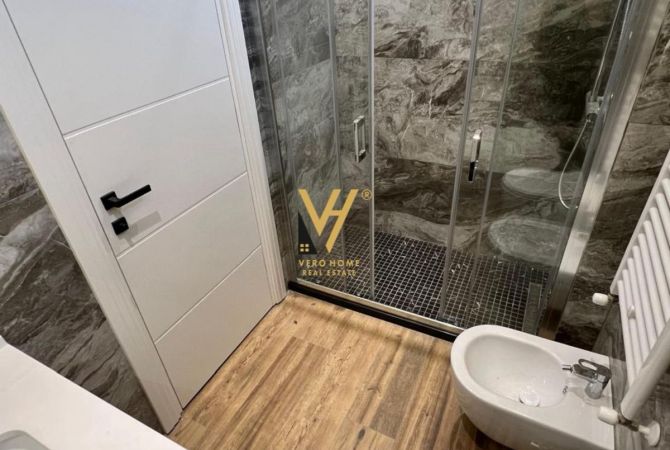 Shtepi me qera Vila Luksoze ne Tirane, 7+1, Mobilimi Bosh, pa mobiluar, Pagesa 2,500  Euro.