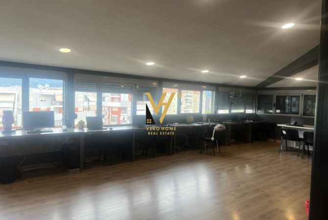 Business Property for Rent 3+1 in Tirana - 250,000 Leke