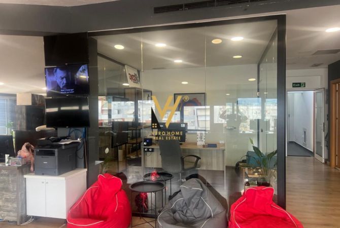 Business Property for Rent 3+1 in Tirana - 250,000 Leke