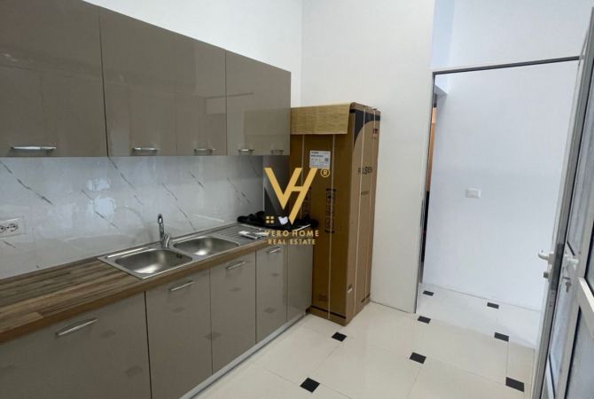 JEPET AMBIENT 100M2 ME QERA NE YZBERISHT 850 EURO