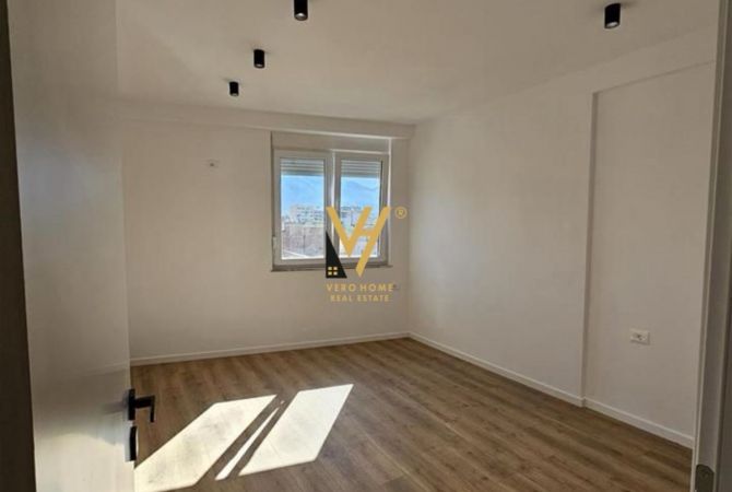Shtepi ne shitje Apartament ne Tirane, 2+1, Mobilimi Bosh, pa mobiluar, Pagesa 195,000  Euro.