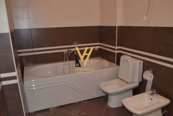 Shtepi me qera 4+1 ne Tirane - 1,200 Euro