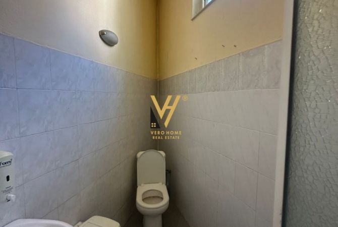 Ambiente Commerciale in Vendita 2+1 a Tirana - 300,000 Euro