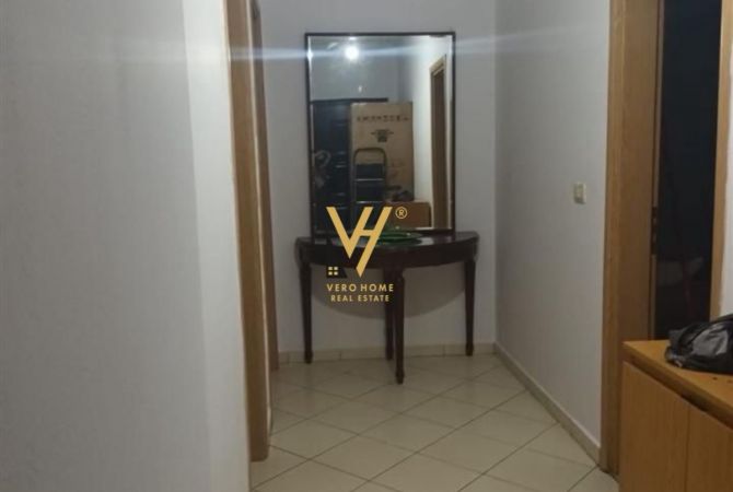 Shtepi me qera Apartament ne Tirane, 2+1, Mobilimi E mobiluar, Pagesa 43,000  Leke.