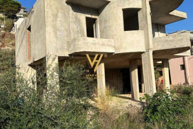 Casa in vendita 7+1 a Santa Quaranta - 200,000 Euro