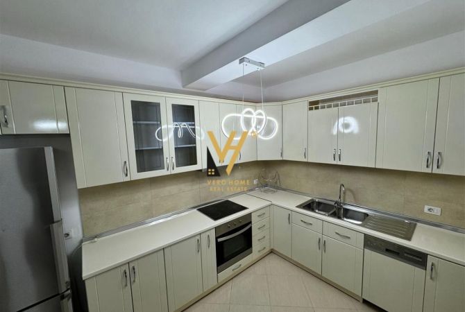 Shtepi me qera 3+1 ne Tirane - 1,000 Euro