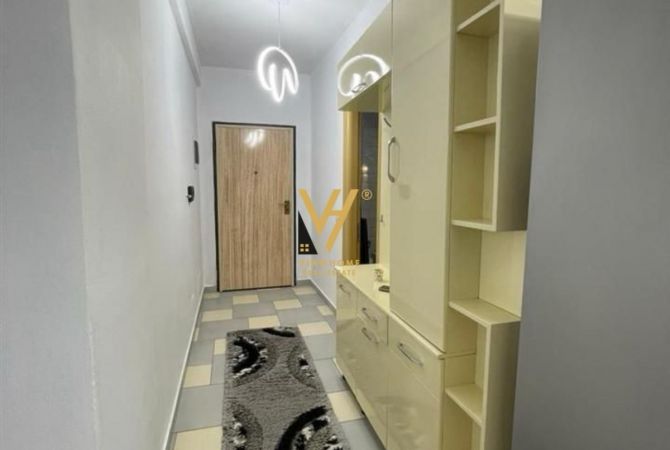 Shtepi ne shitje Apartament ne Tirane, 3+1, Mobilimi E mobiluar, Pagesa 240,000  Euro.