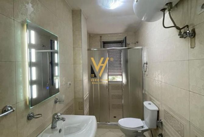 Shtepi ne shitje Apartament ne Tirane, 3+1, Mobilimi E mobiluar, Pagesa 240,000  Euro.