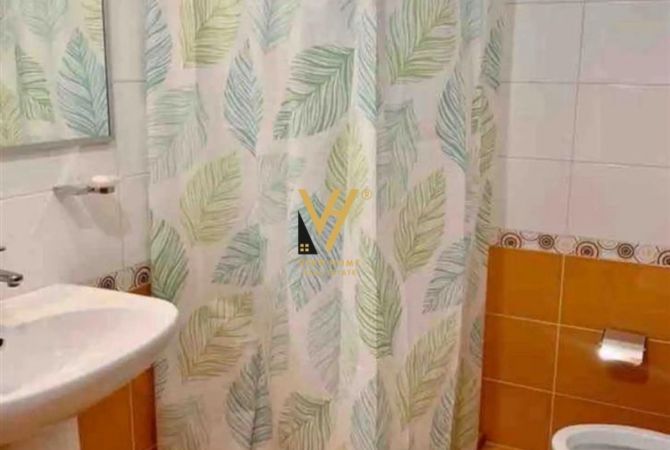 Shtepi ne shitje Apartament ne Tirane, 2+1, Mobilimi E mobiluar, Pagesa 165,000  Euro.