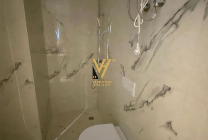 JEPET ZYRE 70 M2 ME QERA TE RRUGA MINE PEZA 650 EURO