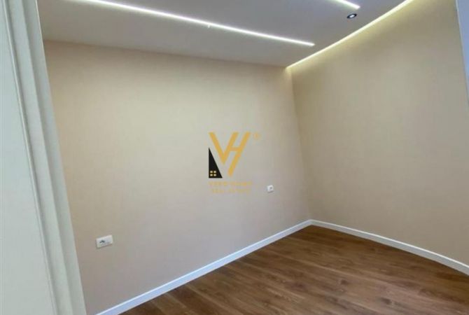 Ambjent biznesi me qera 3+1 ne Tirane - 650 Euro
