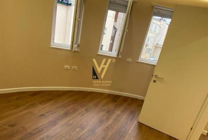 Ambjent biznesi me qera 3+1 ne Tirane - 650 Euro
