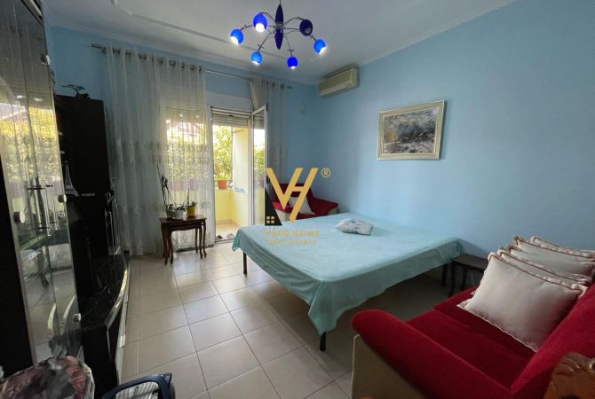 Shtepi ne shitje Apartament ne Tirane, 3+1, Mobilimi E mobiluar, Pagesa 175,000  Euro.