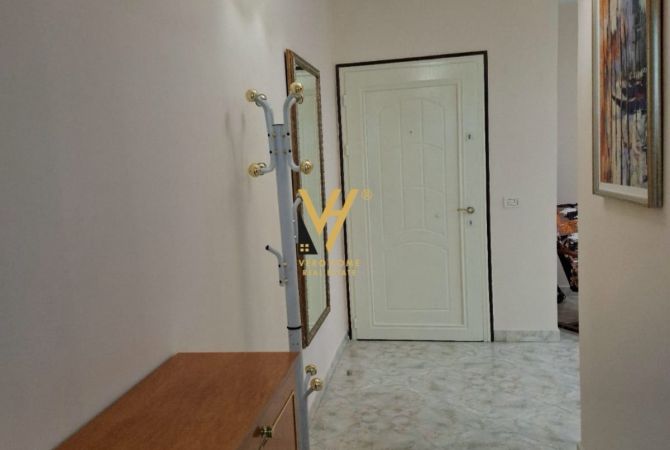 Shtepi me qera Apartament ne Tirane, 1+1, Mobilimi E mobiluar, Pagesa 550  Euro.