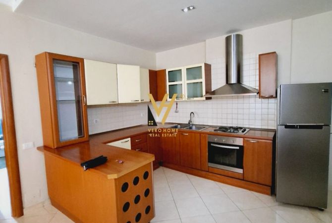 Shtepi me qera Apartament ne Tirane, 2+1, Mobilimi E mobiluar, Pagesa 570  Euro.