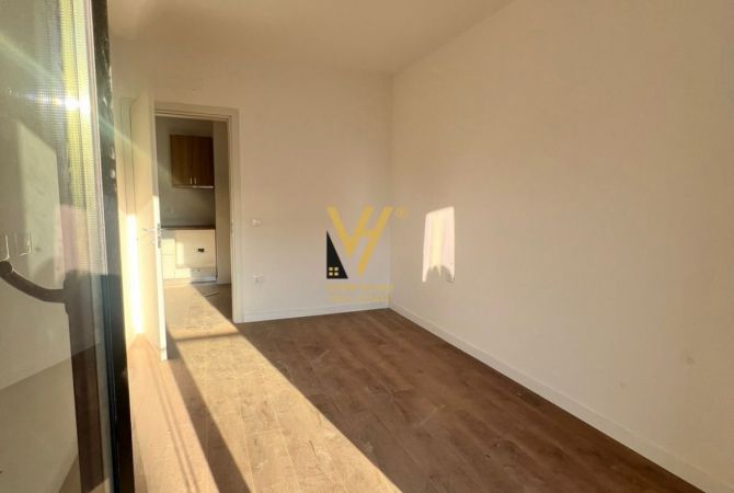 Ambjent biznesi me qera 3+1 ne Tirane - 500 Euro