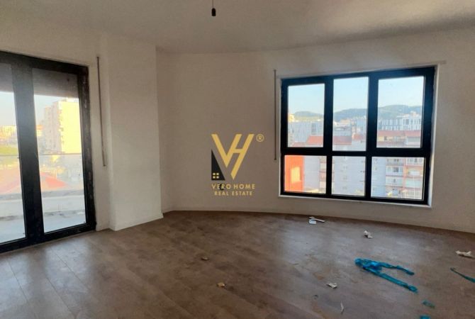 Ambient biznesi me qera 3+1 ne Tirane - 700 Euro
