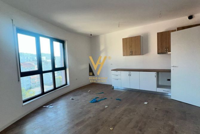 Ambient biznesi me qera 3+1 ne Tirane - 700 Euro