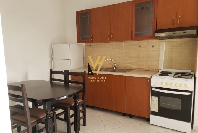 Shtepi me qera Apartament ne Tirane, 2+1, Mobilimi E mobiluar, Pagesa 450  Euro.